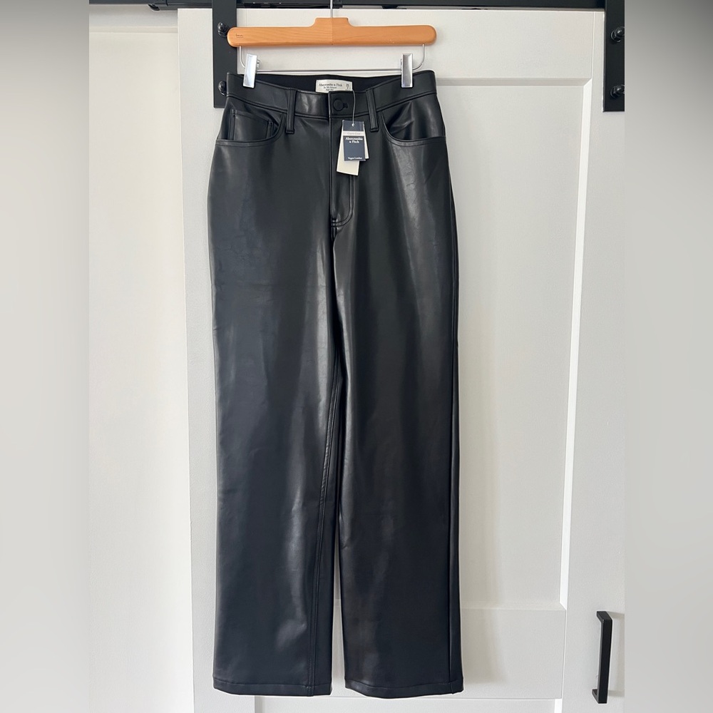 Abercrombie Curve NWT Love High Rise Vegan Black Leather 90s Relaxed Pant 26
